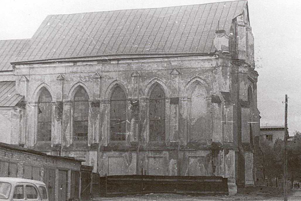 Касцёл на Залатой Горцы ў Мінску да пачатку рэстаўрацыі, 1964 год