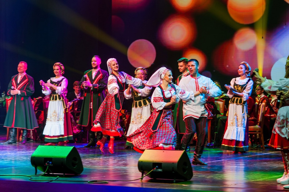 Падчас выступлення ансамбля песні і танца “Медуніца”