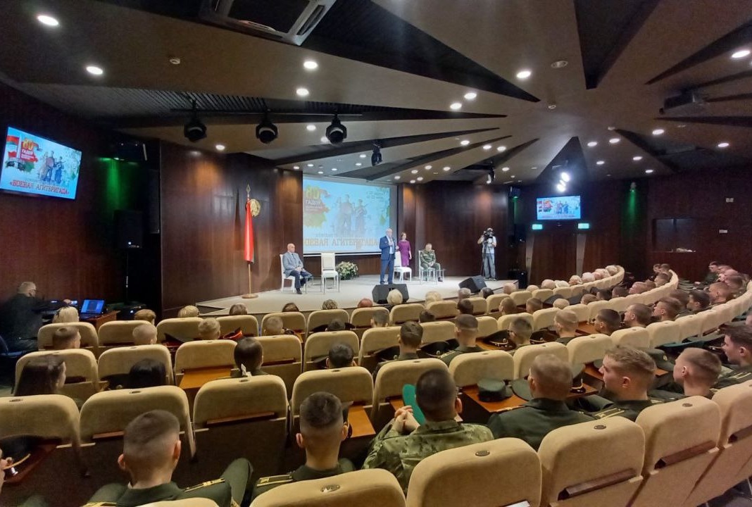 Падчас адкрыцця творчай акцыі “Баявая агітбрыгада”