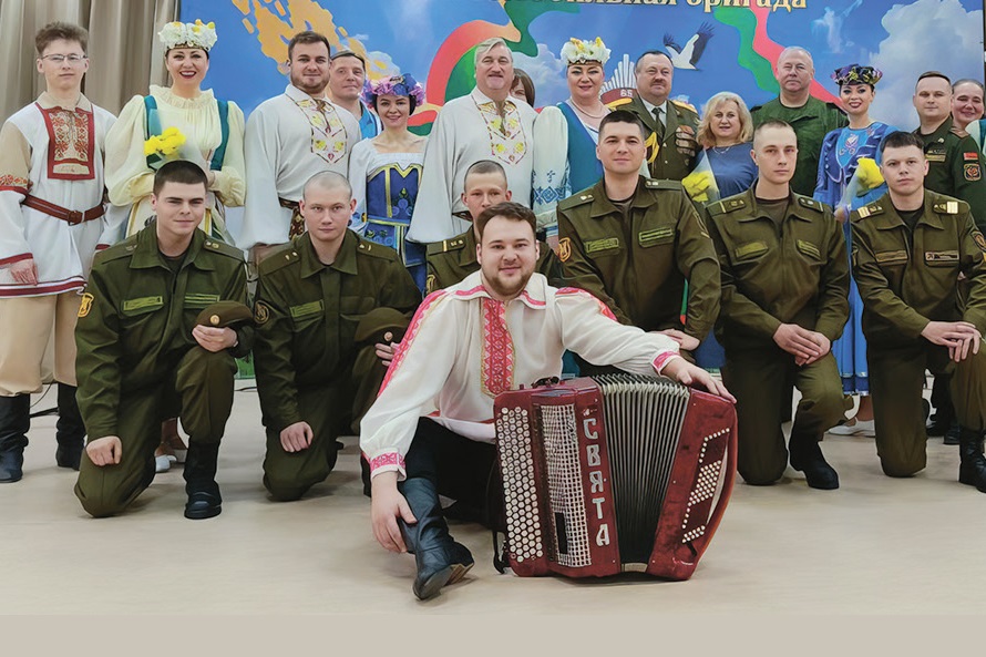 Падчас візіту ў 65-ю аўтамабільную брыгаду