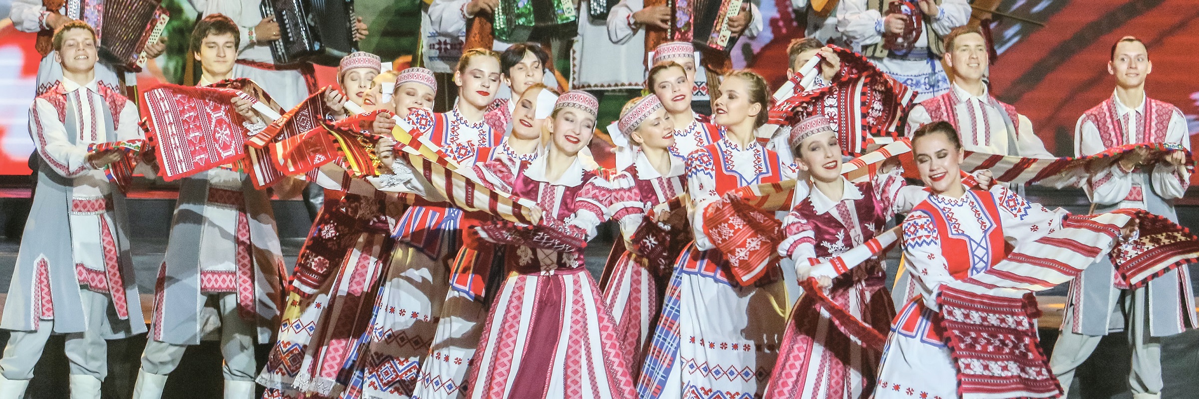 Падчас канцэрта "Галасы Палесся ў прасторах сусвету" ў рамках рэспубліканскага фестывалю "Беларусь — мая песня"